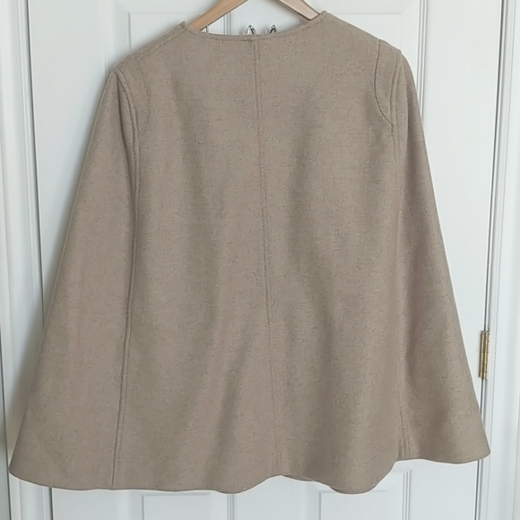 Wool cape taupe by Stile Benetton NWOT - Picture 5 of 14